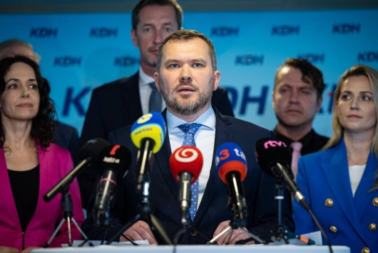 Milan Majerský sa bude musieť rozhodnúť, kam chce KDH patriť. S Karasom k Ficovi do Ruska alebo bez neho k opozícii do Európy