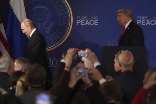 Trump telefonoval s Putinom, rozhovor označil za produktívny