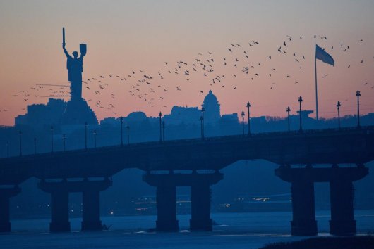 V Kyjeve došlo k streľbe, zahynulo pri nej niekoľko osôb