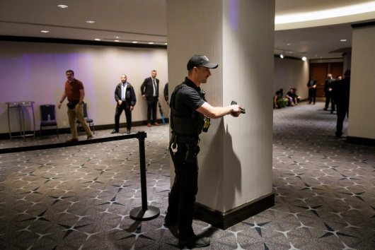 Washington D. C., 25. apríla: Množiace sa ozbrojené útoky sú varovný príznak krízy zastupiteľskej demokracie   