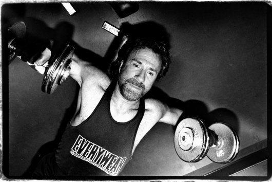 Zomrel Chuck Norris a nie je to začiatok vtipu