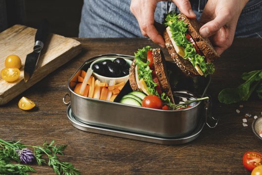 Od chleba v školskej taške až po sushi a croissanty. Prečo vlastne desiatujeme?