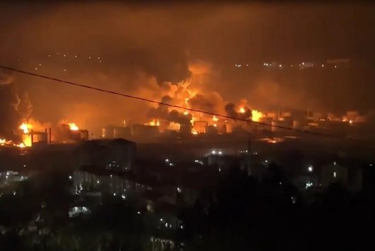 Ukrajina ONLINE: Po ukrajinskom útoku horí ropný terminál v Krasnodarskom kraji, oblasť zasiahli toxické emisie