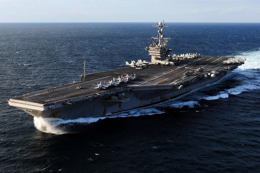 Udalosť dňa: Lietadlová loď USS George Washington dorazila na Blízky východ