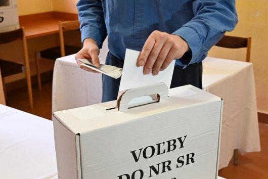 Robert Fico ide meniť volebné pravidlá. Bojí sa prehry