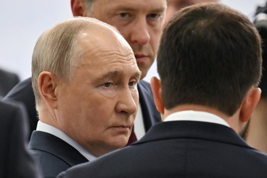 Paranoidný Putin sa už nechá strážiť ôsmimi stovkami ľudí. Boja sa aj poprední propagandisti, píše analytik