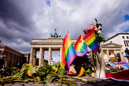 Udalosť dňa: Obeťou útoku na berlínsky Pride je žena z Poľska, podozrivého z útoku zastrelili, Hamburg posilní bezpečnosť