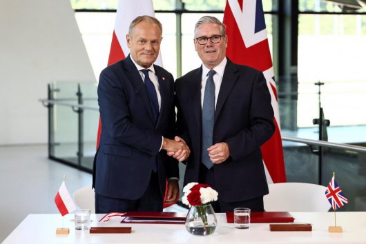 Starmer a Tusk podpísali novú obrannú a bezpečnostnú dohodu – čo to znamená podľa Tomáša Zálešáka
