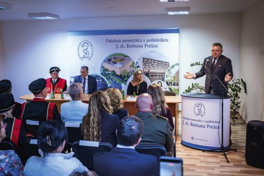 Sú činy Roberta Fica signál, že nám hrozí opakovanie Februára 48?