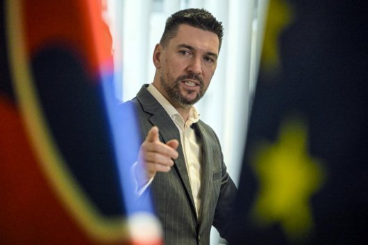 Smrad z vašich káuz je cítiť až v Bruseli. Zdechovský poslal Takáčovi na Slovensko ostrý odkaz