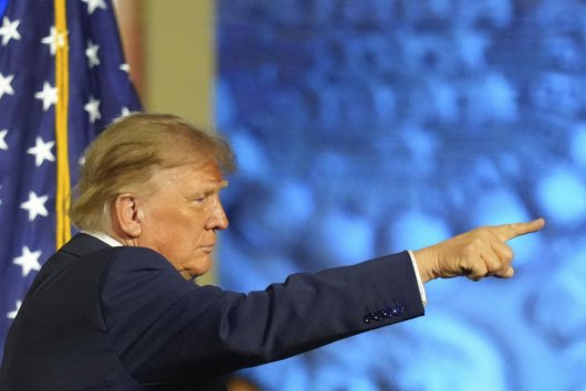 Trump sľúbil každému dospelému Američanovi 5 000 dolárov, ak republikáni vyhrajú voľby