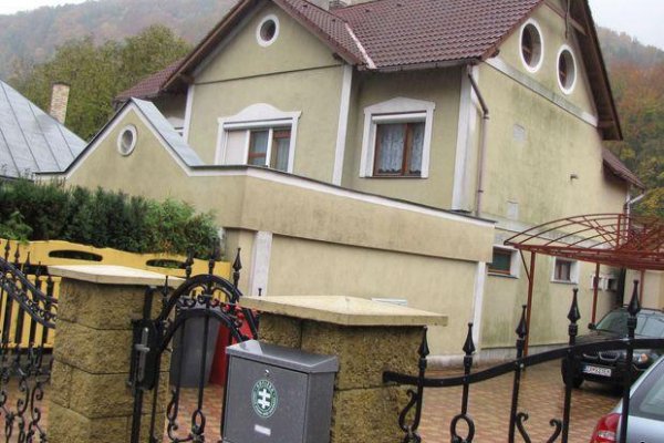 Do nového sídla kotlebovcov pôjde kontrola