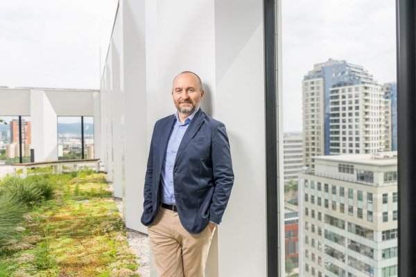 Roman Kýr zo spoločnosti Henkel: Za 150 rokov sme sa nenaučili len vyrábať – naučili sme sa predvídať