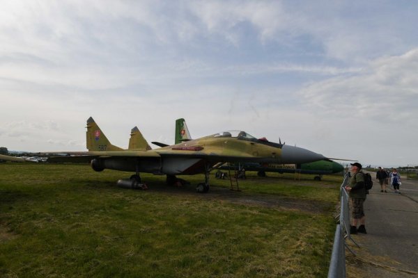 Prelety dronov nad vojenskými objektmi budú zakázané