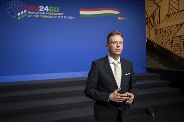 Zadržali exministra Orbánovej vlády Balázsa Hankóa
