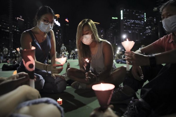 V Hongkongu si aj napriek zákazom pripomenuli výročie masakry na Námestí nebeského pokoja