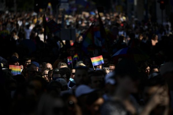 Maďarský parlament zmenil zákon o ochrane detí kritizovaný pre obmedzenia LGBTI