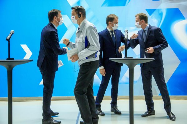 Parlament schválil rozpočet, v budúcom roku počíta s deficitom 7,4 percenta