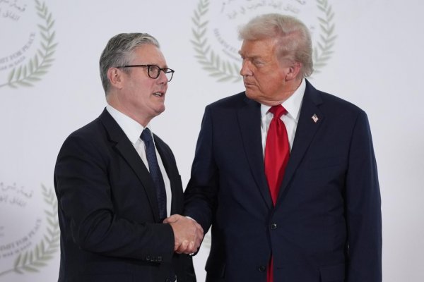 Británia môže podľa Starmera zohrávať úlohu pri zneškodňovaní výzbroje Hamasu