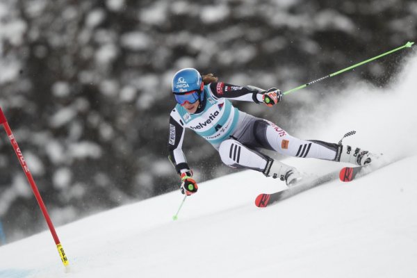 Vlhová ukončila víťaznú sezónu 11. miestom v obrovskom slalome, triumfovala Robinsonová