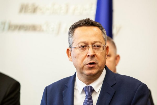 Minister financií Kamenický mal v pondelok ráno dopravnú nehodu