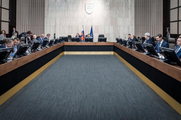 Vládna koalícia predkladá „ruský zákon“ proti aktívnym občanom