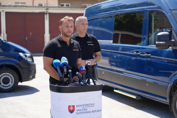 Mikulec: Zamlčanie účasti Ruska na bombových vyhrážkach školám je hanbou