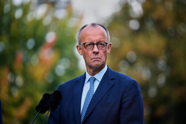 Merz žiada zrušenie zákazu predaja nových áut so spaľovacím motorom v EÚ