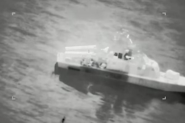 Udalosť dňa: USA údajne zničili 16 iránskych mínonosiek, Irán sa vyhráža útokmi na banky spojené s USA a Izraelom