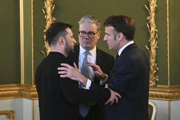 Macron uvažuje o spoločnej ceste do USA so Starmerom a Zelenským