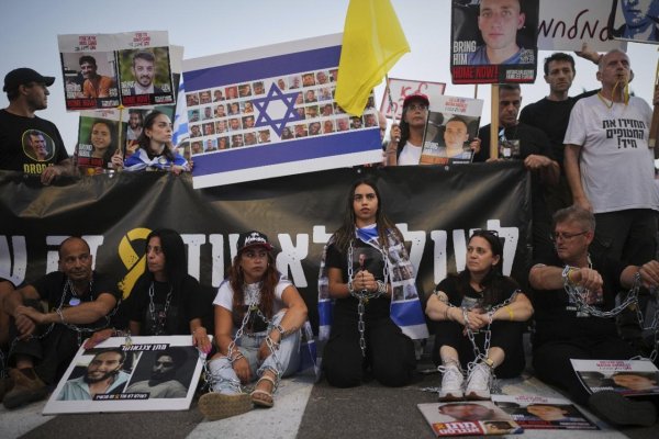 Izraelská ofenzíva v Gaze je rozsudok smrti nad rukojemníkmi, tvrdia (niektorí) ich blízki