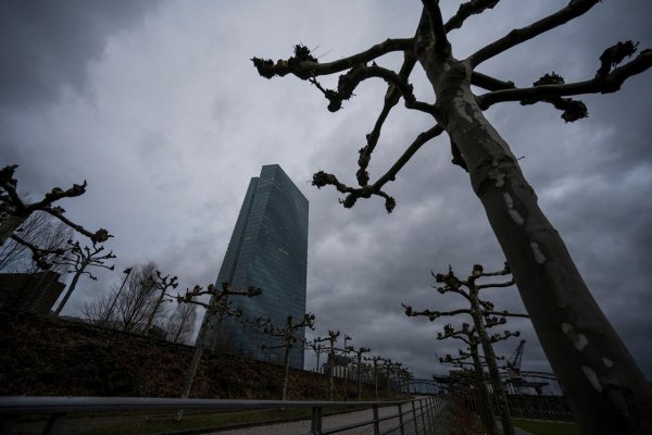 Téma .týždňa: Viac peňazí, menej príjmu