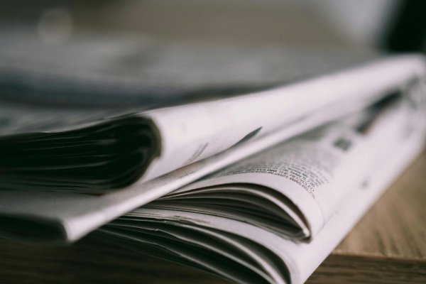 Zákon o slobode médií vstupuje do platnosti vo všetkých krajinách EÚ, má posilniť demokraciu a ochranu novinárov