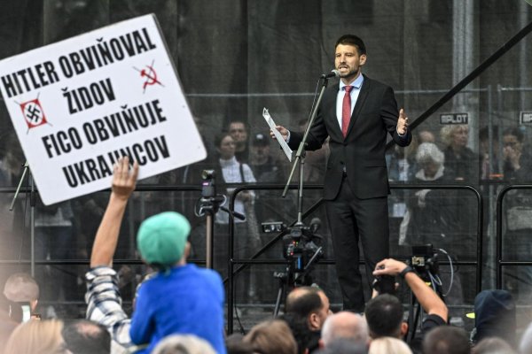 Šimečka vyzval na ďaľší protest proti vládnej politike, uskutoční sa 23. septembra
