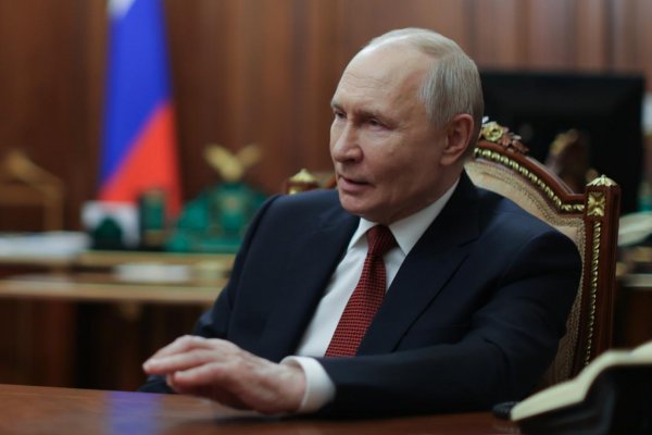 Putin priznal nedostatok palív, útoky Ukrajiny spôsobujú problémy aj na Kryme