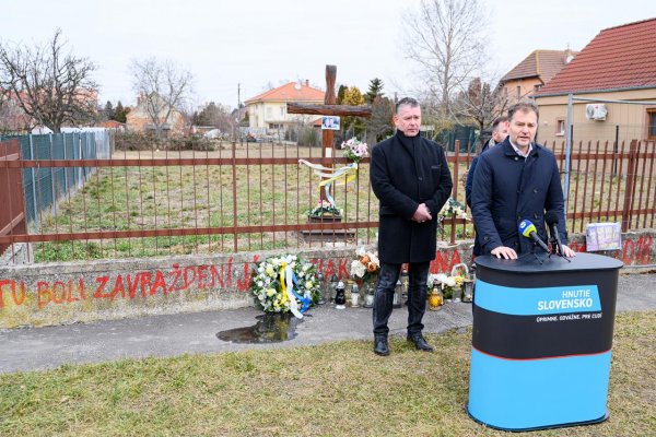 Hnutie Slovensko opäť vyzýva opozičné strany, aby spolu išli 9. mája do Kyjeva