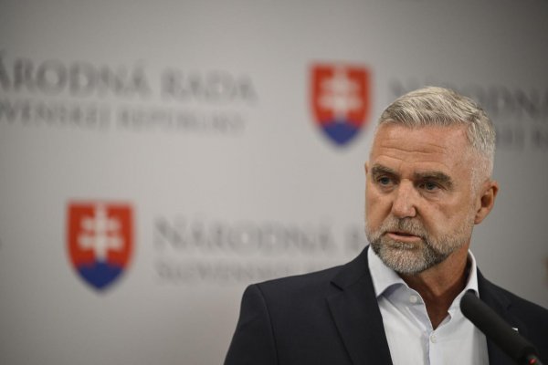 Gašpar tvrdí, že na odvolanie Šimečku existujú dôvody