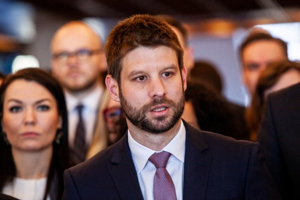 Líder PS kritizoval Fica za prenasledovanie organizácií, ktoré suplujú zlyhania najmä Ficových vlád