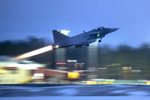 Stíhačky Gripen zachytili ruské lietadlá blízko švédskych hraníc