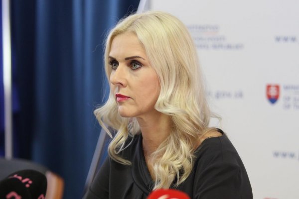Vláda oficiálne odvolala štátnu tajomníčku Jankovskú, na poste končí okamžite