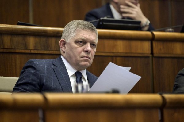 Premiér: Vláda by mohla požiadať SAV o analýzu vakcín proti ochoreniu covid-19