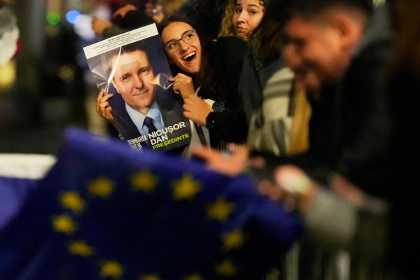 Politici EÚ gratulujú zvolenému prezidentovi Rumunska a tešia sa na spoluprácu