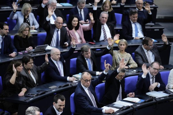 Nemeckí poslanci schválili miliardový finančný balík