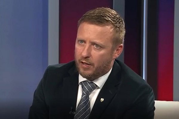 Lekári z Iniciatívy nahlas vyzývajú Petra Kotlára, aby odstúpil z pozície splnomocnenca vlády