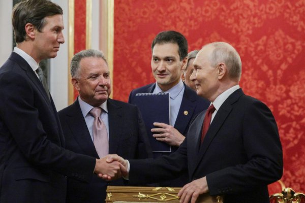 Putin sa stretol s vyslancami USA na rozhovoroch o mieri na Ukrajine, situácia je podľa neho „neľahká“