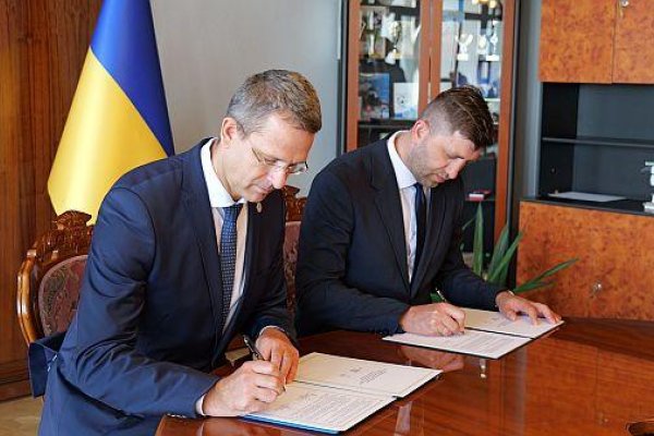 ÚPN podpísal memorandum o spolupráci so Štátnou archívnou službou Ukrajiny – čo to znamená podľa Tomáša Zálešáka?