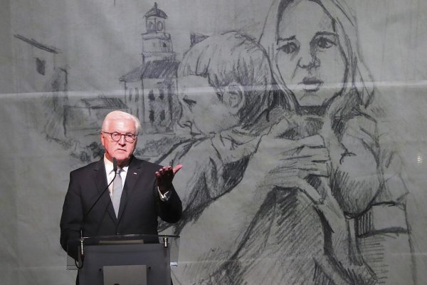 Nemecký prezident požiadal Poliakov o odpustenie za nacistickú tyraniu počas vojny