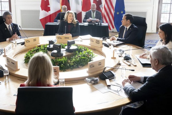 Krajiny G7 vyzvali Rusko na prímerie, inak uvalia nové sankcie