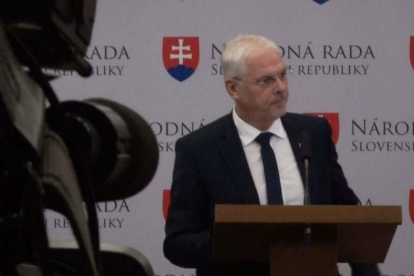 Začína sa útok na rozhlas a televíziu?