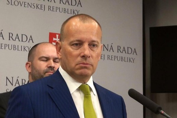 Kollár Druckerovi: Zverejnite utajené zmluvy